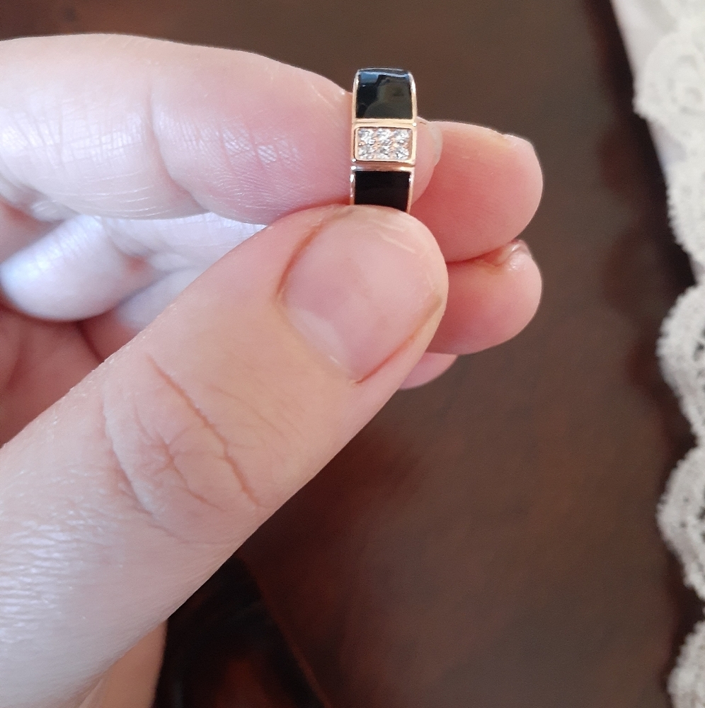 Earring - Picture 2 of 4